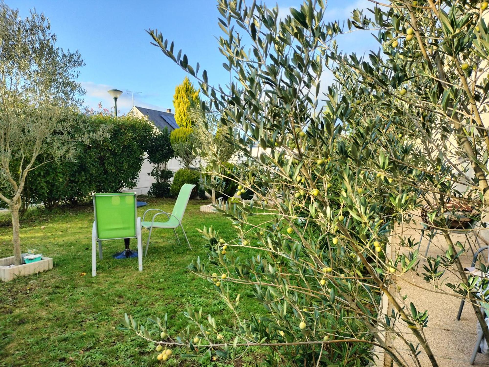 Un Studio Avec Une Entree Independante Thilouze Exterior photo